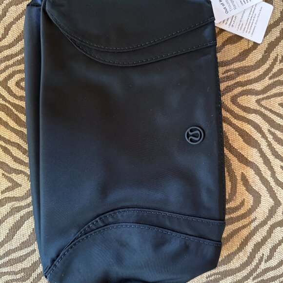 LULULEMON MAKEUP BAG - Picture 1 of 9